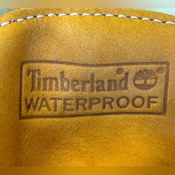 TIMBERLAND s9.5 ladies hiking boots-Worn once! Waterproof suede w/white soles - Picture 6 of 11